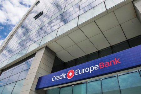 Credit Europe Bank Romania urmeaza sa fie absorbita de banca-mama Credit Europe Bank N.V., iar fuziunea transfrontaliera prin absorbtie va fi discutata de actionari spre finalul lunii martie. Dupa transferul activelor si pasivelor, banca din Romania ar urma sa se dizolve fara a intra in lichidare