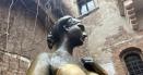 <span style='background:#EDF514'>STATUIA</span> Julietei lui Shakespeare din Verona, distrusa de turisti. Cu ce solutii vin localnicii. 