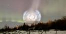O spirala imensa a aparut pe cer in fata aurorei boreale din Norvegia