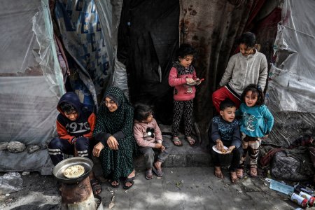 Nu exista Ziua Femeii in Fasia Gaza, spun mamele copiilor infometati. Aici suntem aproape de Ziua Judecatii de Apoi, din cauza Israelului!”