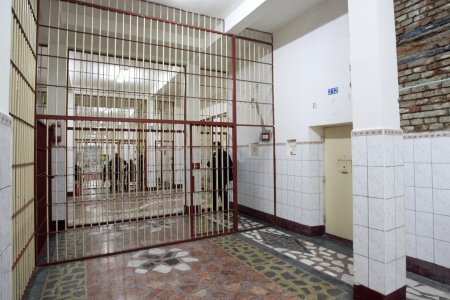 Politistii din penitenciare spun ca premierul Ciolacu nu a rezolvat problema restantelor salariale si ameninta cu proteste si blocarea puscariilor