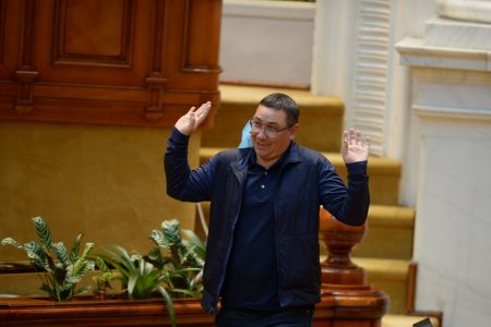 Victor Ponta, mesaj ironic la adresa lui Ciolos, dupa verdictul favorabil Romaniei in procesul Rosia Montana: „Asa da bine la foci”