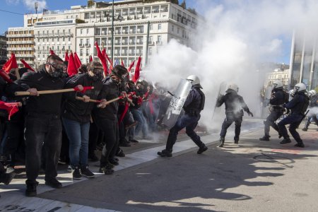 Parlamentul din Grecia a aprobat infiintarea universitatilor straine private, in ciuda opozitiei vehemente a studentilor