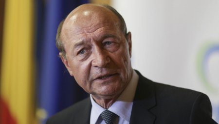 <span style='background:#EDF514'>BASESCU</span>, despre Simion si Sosoaca: Ma uit cu mila. Care sunt argumentele pentru politica lor?