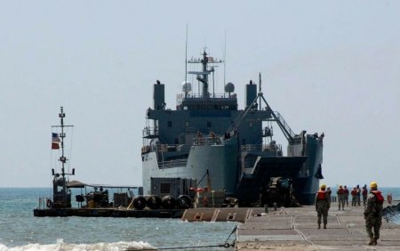 SUA au trimis o nava militara uriasa spre Fasia Gaza. Ce misiune are | FOTO