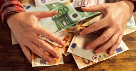Cum a pierdut o romanca 500.000 de euro in urma unei inselatorii. Femeia a crezut ca a intalnit un print nigerian