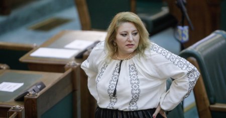 Diana Sosoaca a ramas fara permis de conducere si i-a insultat pe politisti. Cu ce viteza a fost prinsa senatoarea. VIDEO