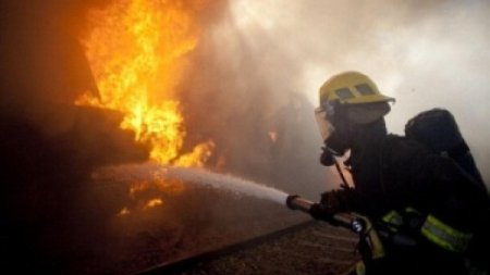 Incendiu in Mures. Flacarile au izbucnit pe o cale ferata