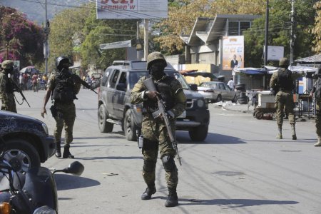 Haos in <span style='background:#EDF514'>HAITI</span>: Armata americana a evacuat cu o aeronava militara personalul diplomatic. VIDEO