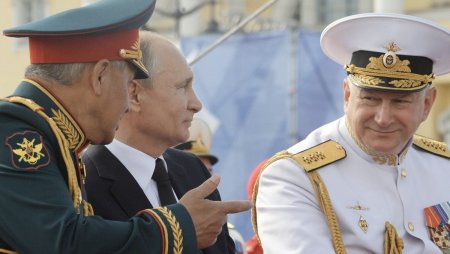 Comandantul sef al Marinei Ruse, amiralul Nikolai Evmenov, a fost demis, scrie cotidianul rusesc Izvestia