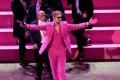 Ryan Gosling, intr-un costum roz stralucitor pentru reprezentatia epica de la <span style='background:#EDF514'>PREMIILE OSCAR</span> 2024. A cantat 