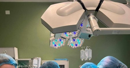 Tumora <span style='background:#EDF514'>OVARIAN</span>a extirpata cu succes, de chirurgi din vestul tarii. Pacienta are 45 de ani