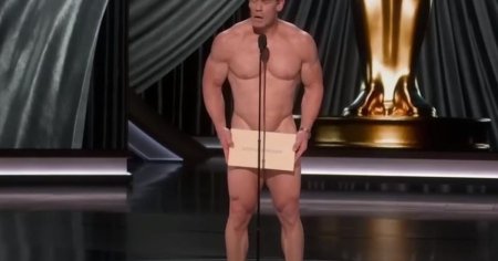 <span style='background:#EDF514'>JOHN CENA</span> a prezentat gol-golut Premiul Oscar pentru Cele mai bune costume VIDEO