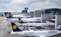 Insotitorii de bord ai Lufthansa vor fi in greva marti si miercuri, pentru cresterea salariilor