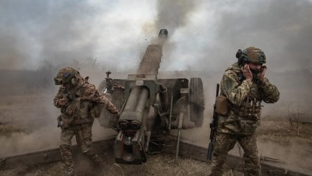 Rusia produce de trei ori mai multa munitie de artilerie decat o fac SUA si Europa impreuna, pentru Ucraina, scrie CNN