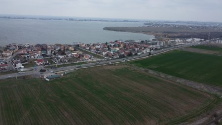 Dezvoltatorul Euro Vial Residence cumpara cu 6,5 mil. euro un teren de 6 hectare in nordul Constantei, unde vrea sa construiasca un proiect mixt cu peste 800 de apartamente si case, investitie estimata la peste 50 mil. euro