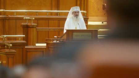 Parlamentarii, mai aproape de Dumnezeu. Camera Deputatilor isi face capela ortodoxa