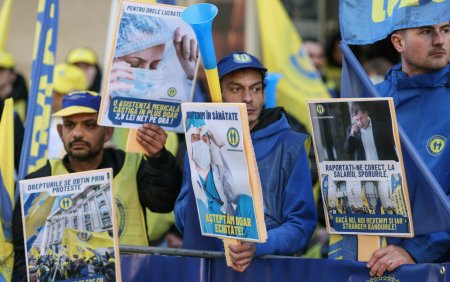 Vrem solutii si dreptate. Protestul sindicalistilor din Sanatate s-a incheiat cu un <span style='background:#EDF514'>MITING</span> in fata Parlamentului