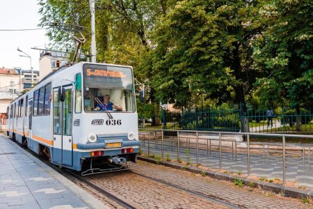 Ce-au ajuns hotii in Bucuresti: fura sine de tramvai si picamer de pe santier