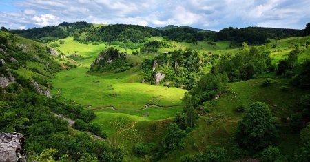 Locul superb din Romania unde busolele si aparatul foto nu functioneaza. Aici exista bogatii uriase in pamant