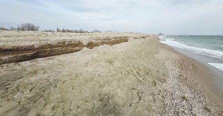 Plajele de la Mamaia, distruse de furtuni. Imagini dezolante de pe litoral