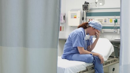 Marturiile cutremuratoare ale unui medic ATI despre sistemul sanitar, virale pe internet: Nu credeam, am fost naiva