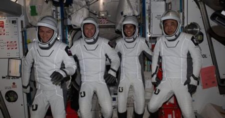 Un echipaj a plecat de pe Statia Spatiala Internationala si urmeaza sa revina pe Terra