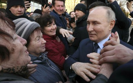 Kremlinul a anuntat scorul cu care Vladimir Putin va castiga alegerile prezidentiale