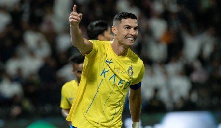 <span style='background:#EDF514'>CRISTIANO RONALDO</span> si-a dus echipa la loviturile de departajare, in Al Nassr - Al Ain! Starul portughez a marcat din penalty