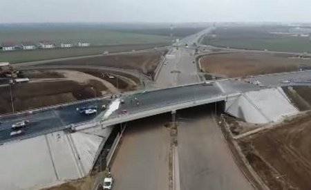 Se deschide pasajul peste <span style='background:#EDF514'>AUTOSTRADA BUCURESTI</span>ului! Momentan, se va circula pe o singura banda pe sens