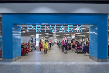 <span style='background:#EDF514'>PRIMARK</span> va creste salariile angajatilor sai din Marea Britanie