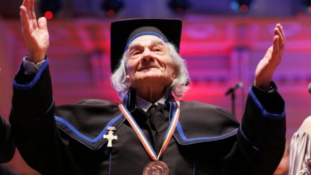 Neurochirurgul Leon Danaila, Doctor <span style='background:#EDF514'>HONORIS CAUSA</span> la Universitatea de Vest din Arad: Pentru mine, viata inseamna ceilalti