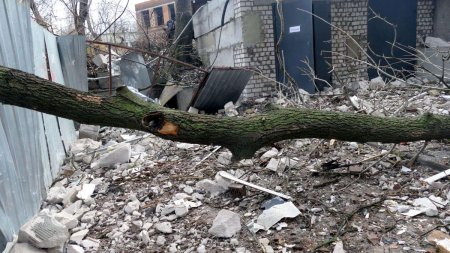 O bomba lansata de rusi a lovit un bloc din Harkov