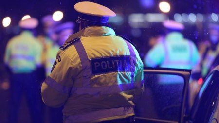 Primele imagini cu politistul tarat cu masina de un sofer pe care incerca sa-l testeze de droguri, in Arges