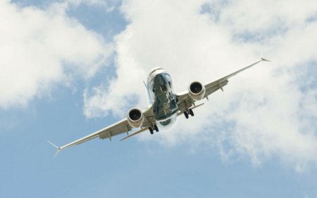 Marturiile infioratoare ale pasagerilor dupa ce avionul in care se aflau a cazut brusc. El era pe tavan. Am crezut ca visez