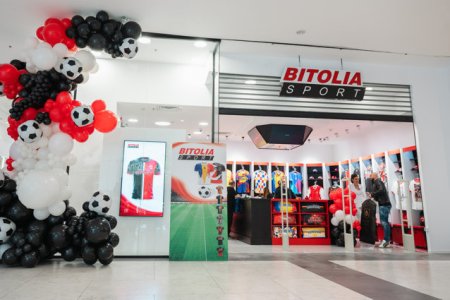 Descopera Spiritul Sportiv Romanesc la BITOLIA SPORT, magazinul de echipamente sportive deschis in Baneasa Shopping City, care aminteste de vestiarul unei echipe de fotbal - Advertorial