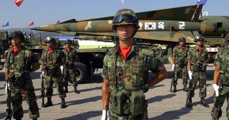 Un tanar din Coreea de Sud a fost condamnat la inchisoare dupa ce s-a infometat pentru a fenta serviciul militar