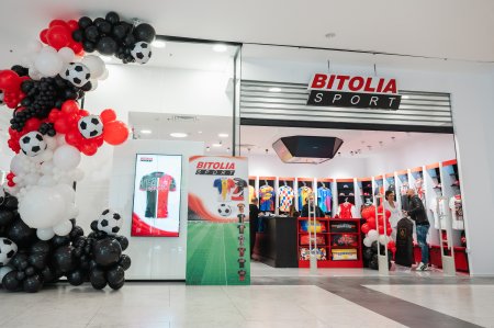 Descopera Spiritul Sportiv Romanesc la BITOLIA SPORT, magazinul de echipamente sportive deschis in Baneasa Shopping City, care aminteste de vestiarul unei echipe de fotbal