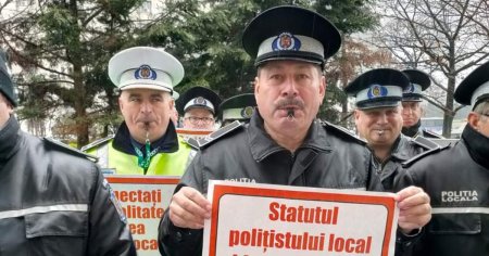 Sute de <span style='background:#EDF514'>POLITISTI LOCALI</span> au protestat in fata Ministerului Dezvoltarii VIDEO