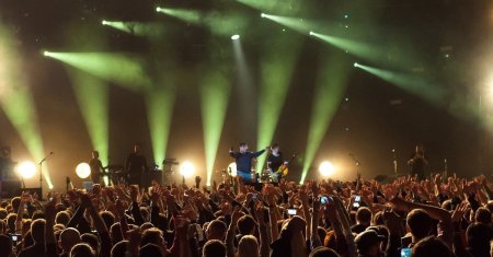 Vedete internationale care au filmat clipuri in Romania. Au spart <span style='background:#EDF514'>TOPURI</span>le! Marturisirile Laurei Zapata: Cele mai multe scrisori erau din Romania