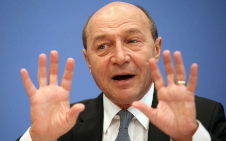 Basescu, ironic dupa ce Iohannis a spus ca va candida pentru sefia NATO. Nu credeam ca acest post se scoate la concurs