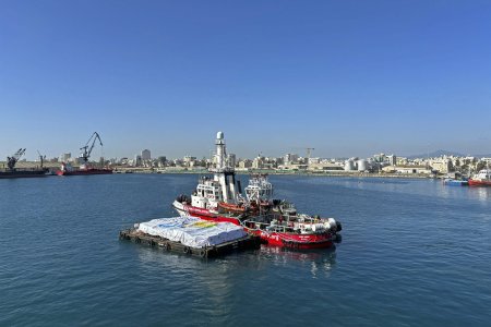 Prima nava cu ajutoare umanitare pentru Gaza, cu 200 de tone de alimente la bord, a plecat din Cipru spre palestinienii amenintati de <span style='background:#EDF514'>FOAMETE</span>a generalizata