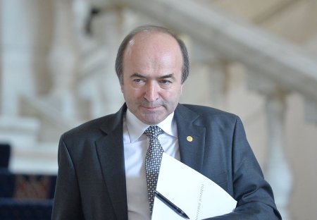 Tudorel Toader a pierdut primul tur al alegerilor pentru functia de rector al Universitatii Al.I Cuza din Iasi