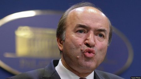 Alegeri la Universitatea AI Cuza din Iasi: Tudorel <span style='background:#EDF514'>TOADER</span>, depasit in primul tur de un profesor de economie