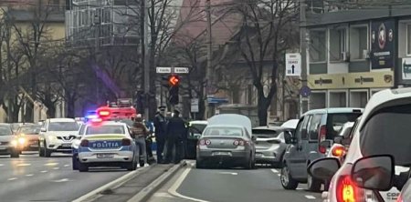 Accident in lant la Timisoara, in care au fost implicate cinci masini. O persoana a fost transportata la spital