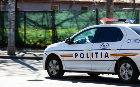 Ancheta a politistilor, dupa ce 24 de masini au fost gasite cu anvelopele taiate, pe o strada din Arad