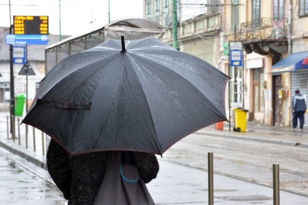 Avertizare de ploi, lapovita si ninsori in toata tara, pana joi dimineata. Cum va fi vremea la Bucuresti