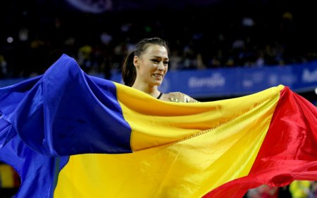 Catalina Ponor a devenit mama pentru a doua oara. Prima fotografie alaturi de bebelus: 