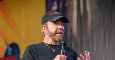 Chuck Norris a implinit 84 de ani si spune ca se simte ca la 48. Un prilej pentru fanii sai sa continue seria celebrelor b<span style='background:#EDF514'>ANCURI</span> VIDEO