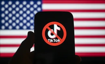 Camera Reprezentantilor adopta un proiect de lege care ameninta TikTok cu interzicerea in SUA. Textul obliga ByteDance, societatea-mama a TikTok, sa vanda aplicatia in termen de 180 de zile, altfel urmand sa fie scoasa din magazinele de aplicatii ale Apple si Google